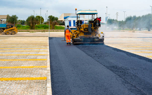 Best Custom Driveway Pavers  in Decorah, IA